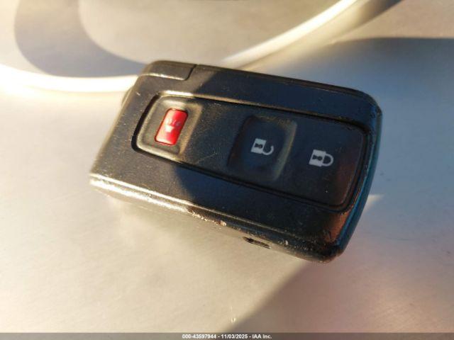 Toyota Prius Image 3