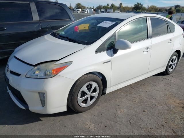 Toyota Prius Two Image 2