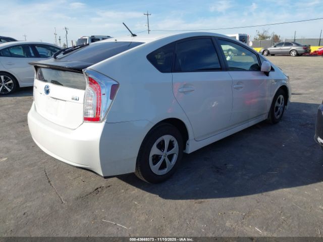 Toyota Prius Two Image 6