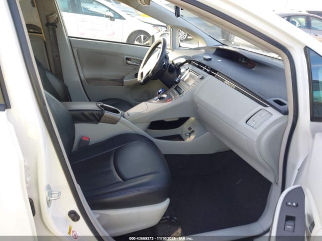 Toyota Prius Two Image 4