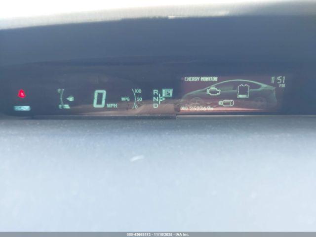 Toyota Prius Two Image 8