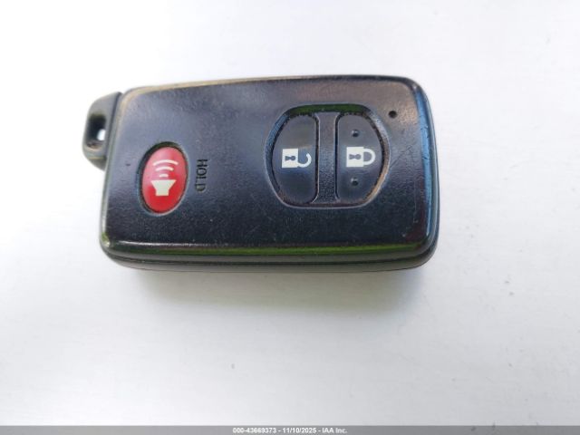 Toyota Prius Two Image 11