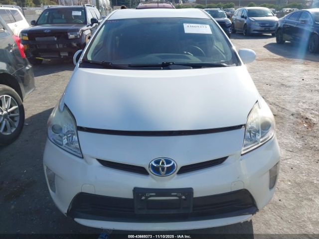 Toyota Prius Two Image 13