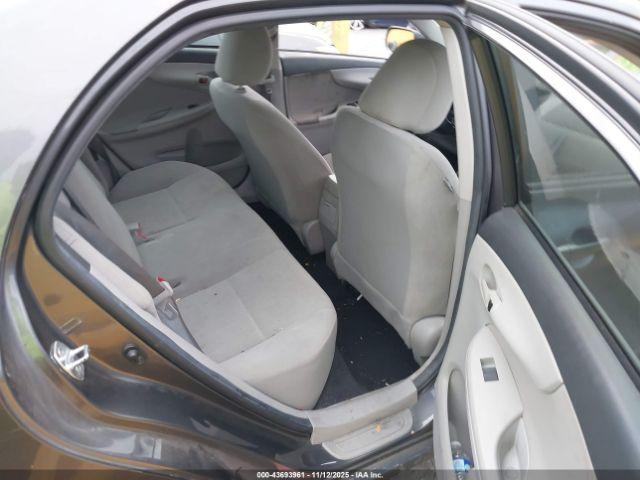 Toyota Corolla L Image 13