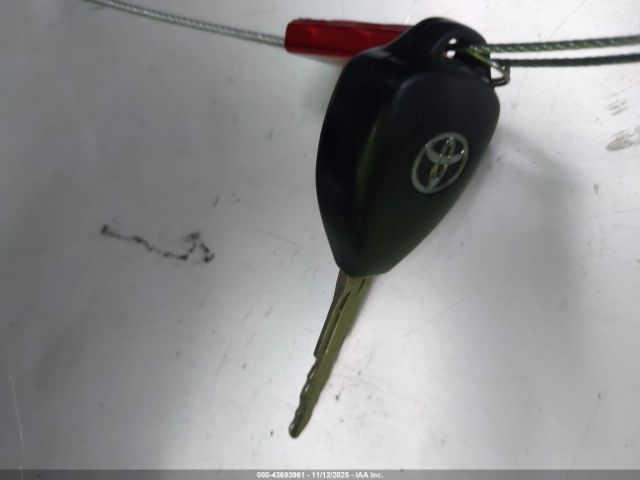 Toyota Corolla L Image 8