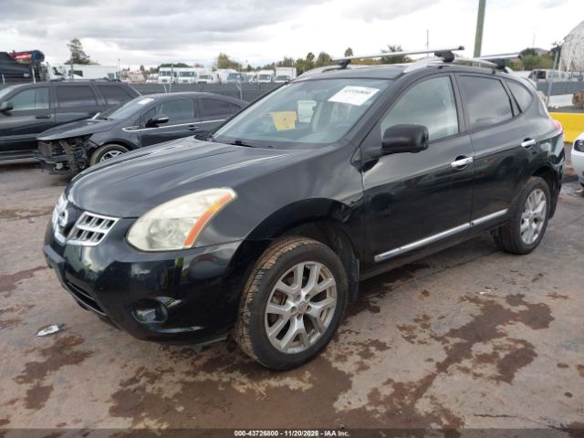 Nissan Rogue Image 2