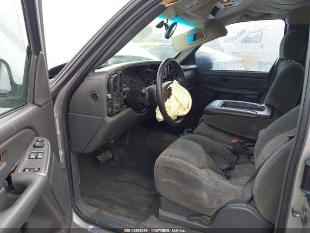 Chevrolet Silverado 1500 Ls Image 11