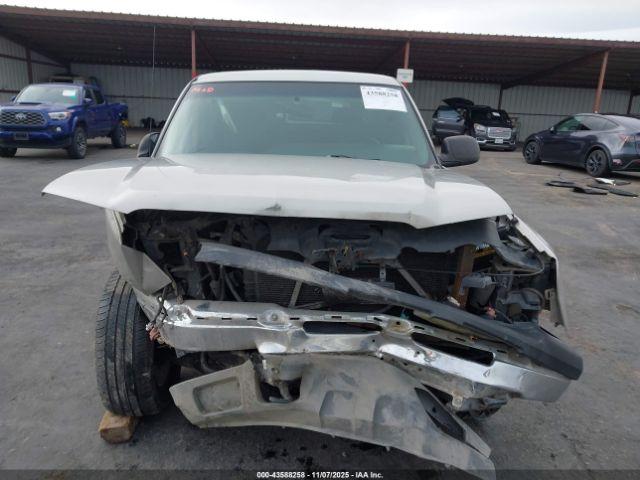 Chevrolet Silverado 1500 Ls Image 10