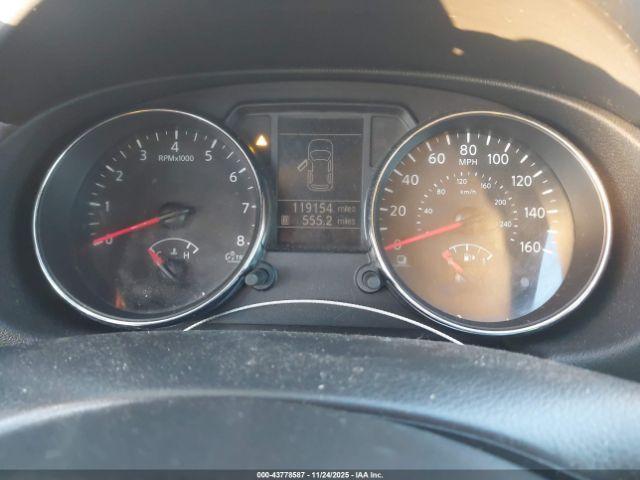 Nissan Rogue S Image 8