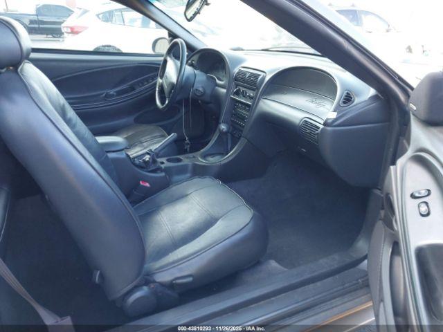 Ford Mustang Image 6