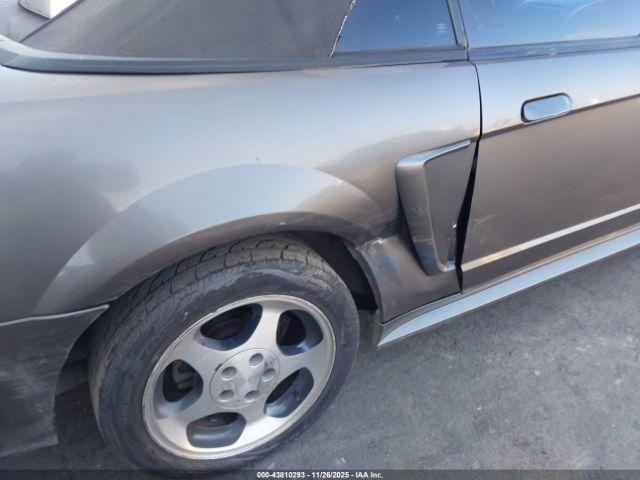 Ford Mustang Image 12