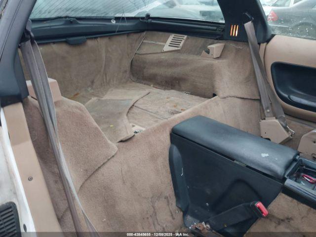 Chevrolet Corvette Image 8