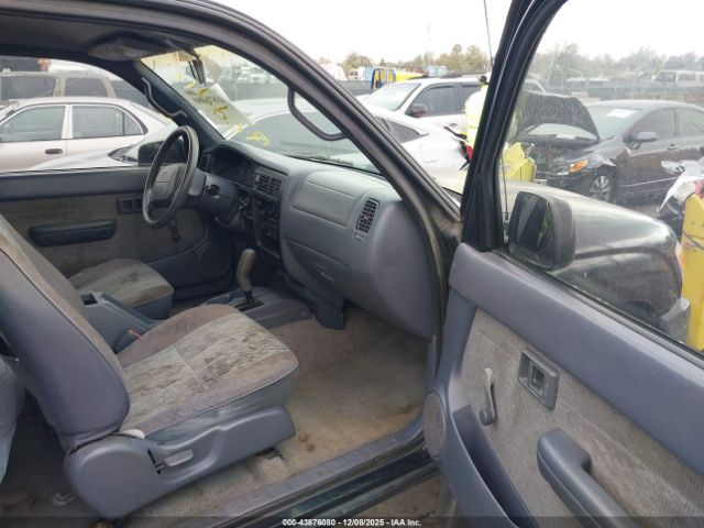 Toyota Tacoma Prerunner V6 Image 4