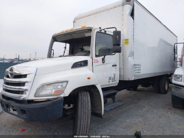 Hino 258 268 Image 13