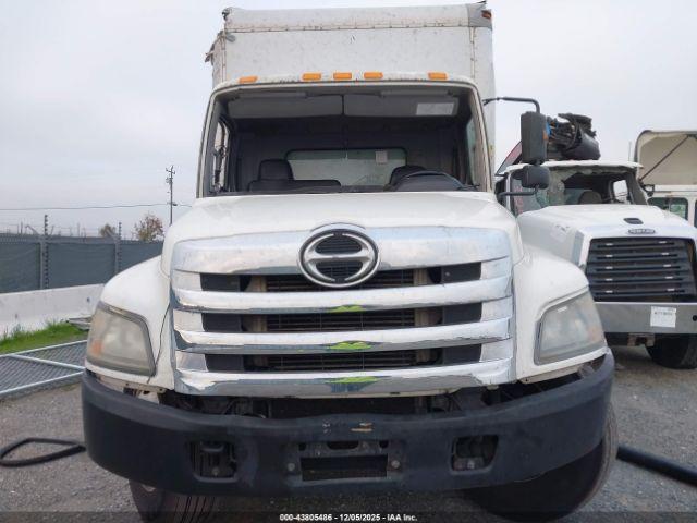 Hino 258 268 Image 12