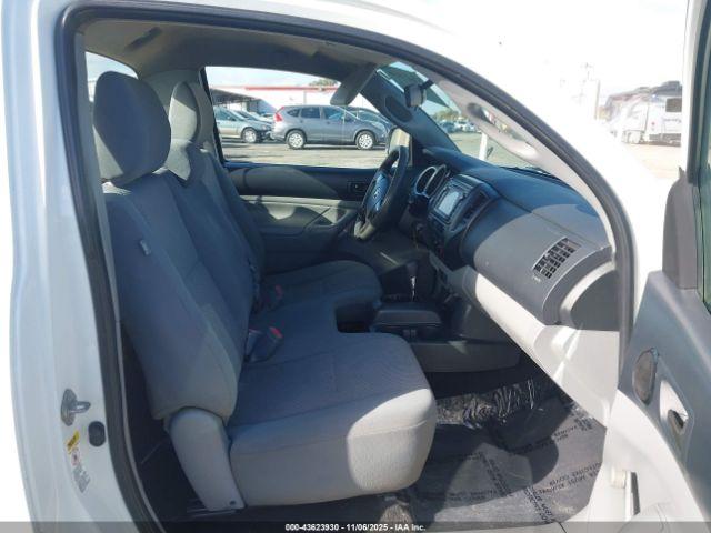 Toyota Tacoma Image 6