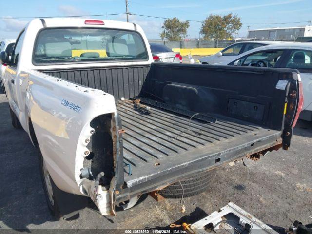 Toyota Tacoma Image 12