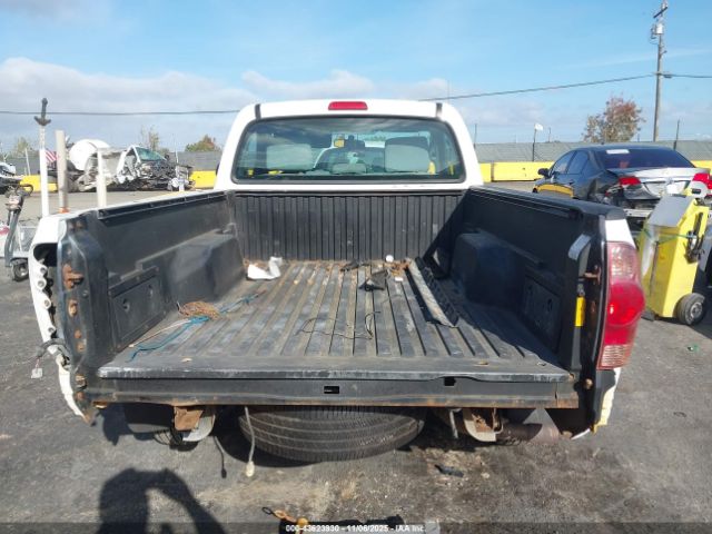 Toyota Tacoma Image 5