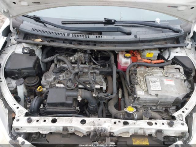 Toyota Prius c One Image 11