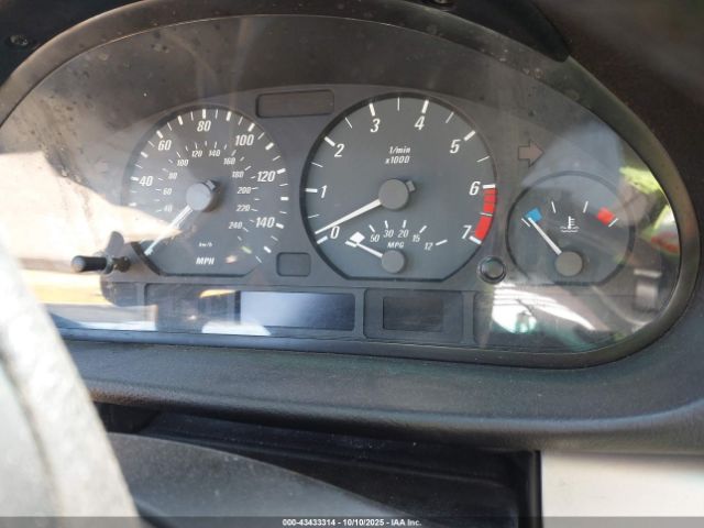 BMW 3 Series Image 11