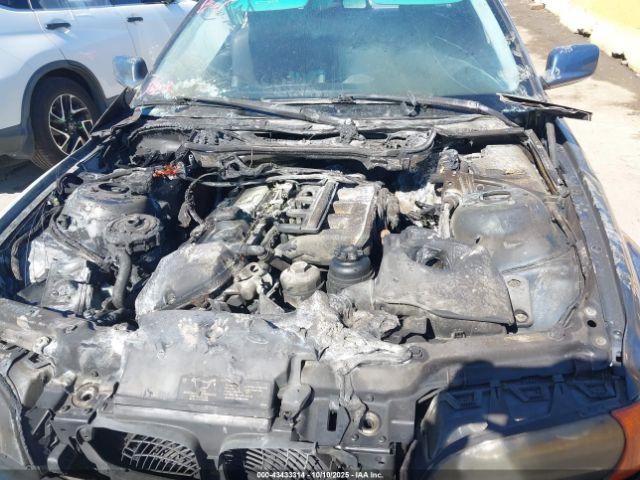 BMW 3 Series Image 6