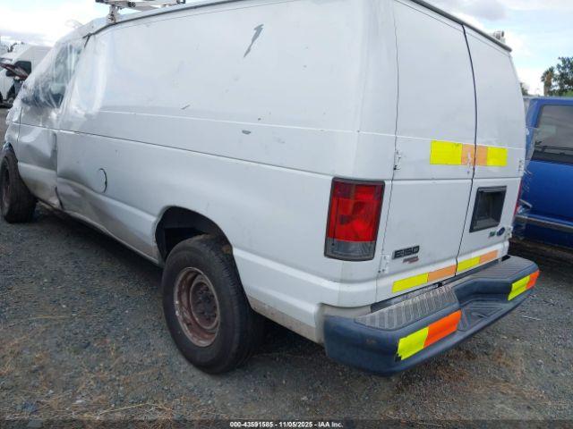 Ford E-150 Commercial Image 10