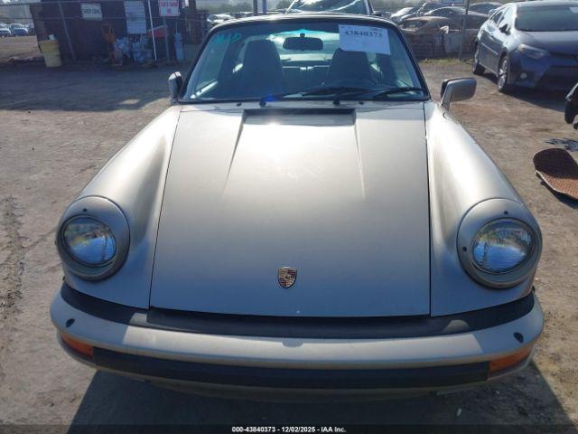 Porsche 911 Carrera Image 5