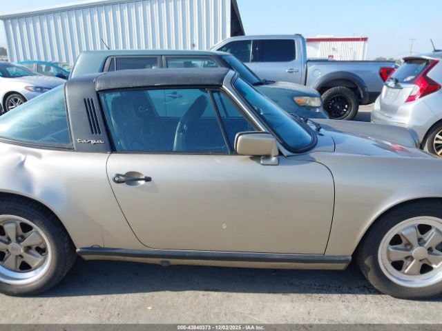 Porsche 911 Carrera Image 6