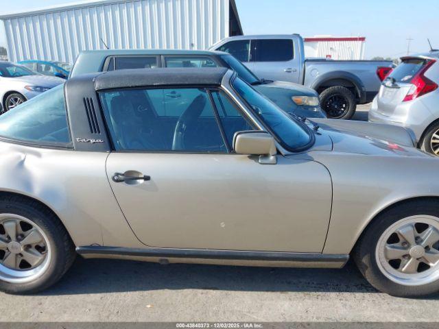 Porsche 911 Carrera Image 6