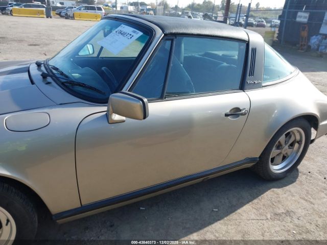 Porsche 911 Carrera Image 16