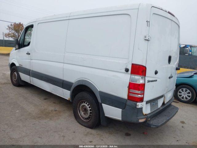 Dodge Sprinter Van 2500 Image 16