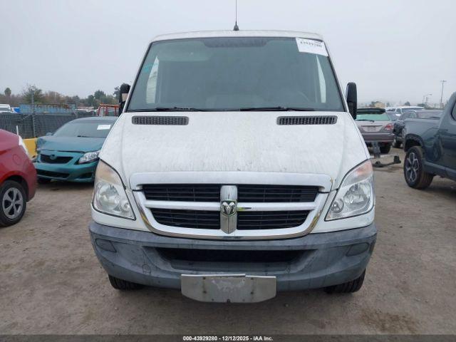 Dodge Sprinter Van 2500 Image 12