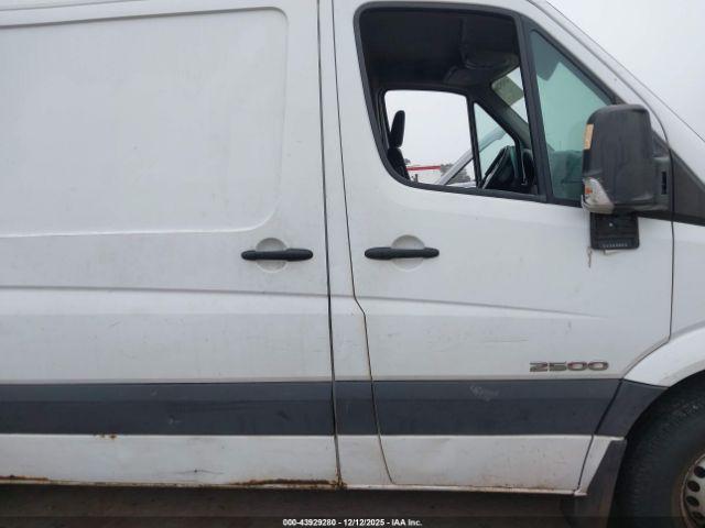 Dodge Sprinter Van 2500 Image 9