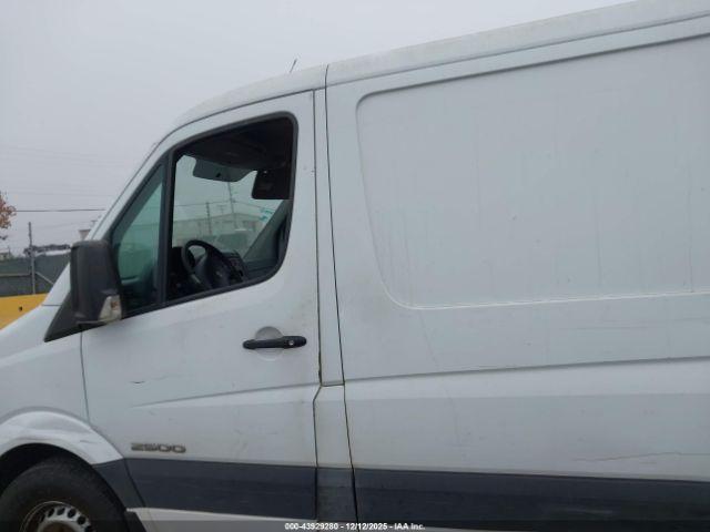 Dodge Sprinter Van 2500 Image 7