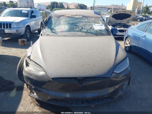 Tesla Model X Image 13
