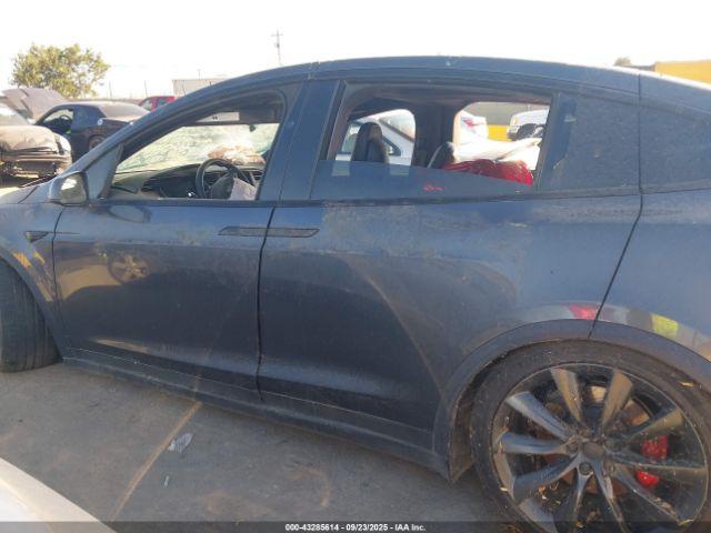 Tesla Model X Image 16