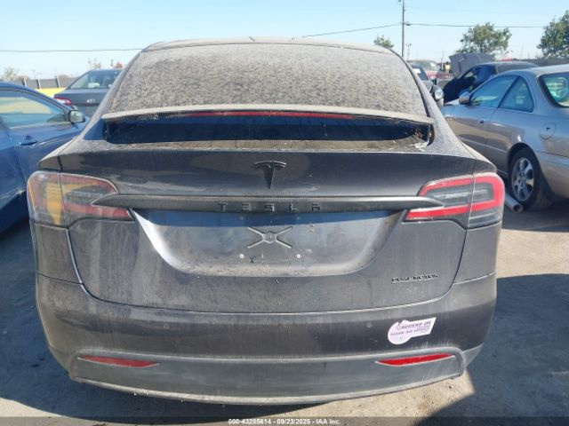 Tesla Model X Image 10