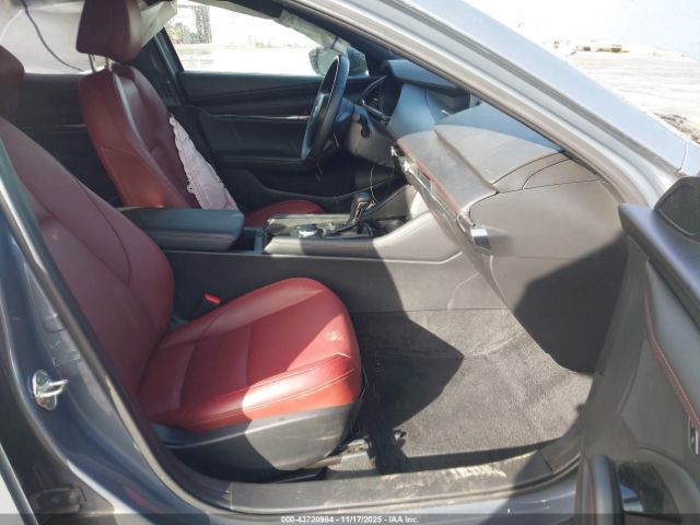 Mazda Mazda3 2.5 S Carbon Edition Image 6