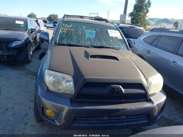 Toyota 4Runner Sport V8 Image 9