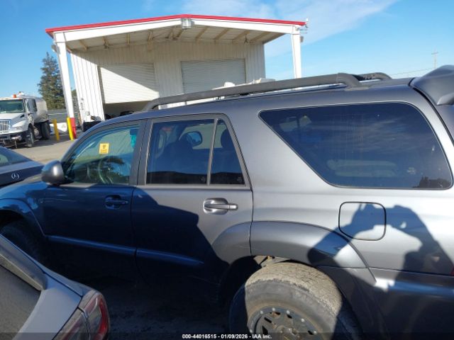 Toyota 4Runner Sport V8 Image 8