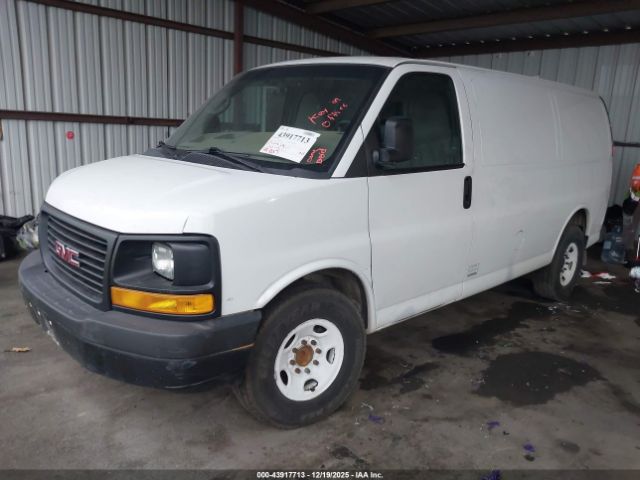 GMC Savana Work Van Image 10