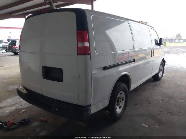 GMC Savana Work Van Image 11