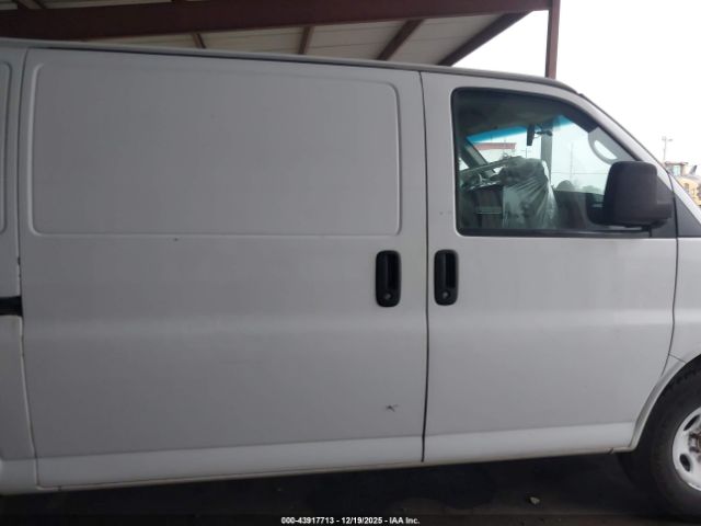GMC Savana Work Van Image 3