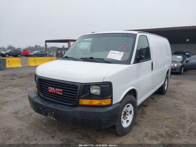 GMC Savana Work Van Image 5