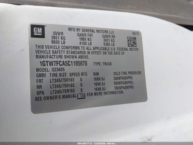 GMC Savana Work Van Image 4