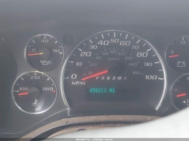 GMC Savana Work Van Image 9