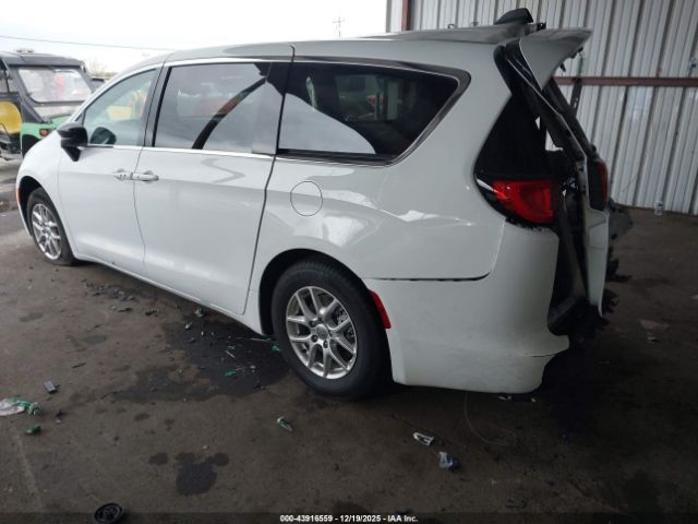 Chrysler Voyager Lx Image 4