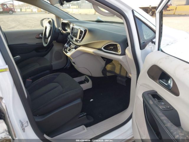 Chrysler Voyager Lx Image 5