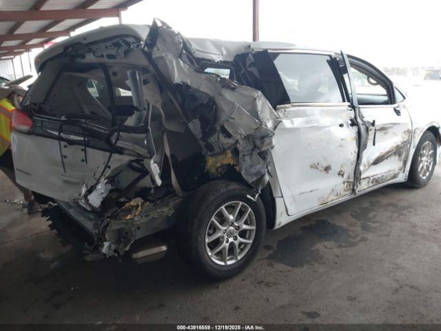 Chrysler Voyager Lx Image 10