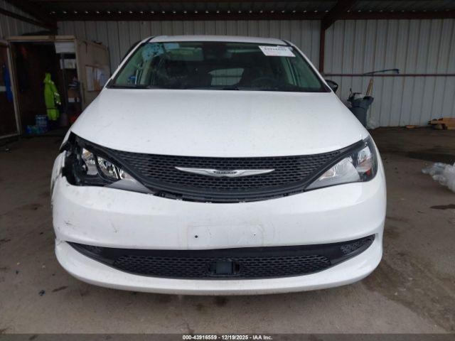 Chrysler Voyager Lx Image 2